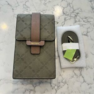 NWOT Prettyzys Small Crossbody Bag